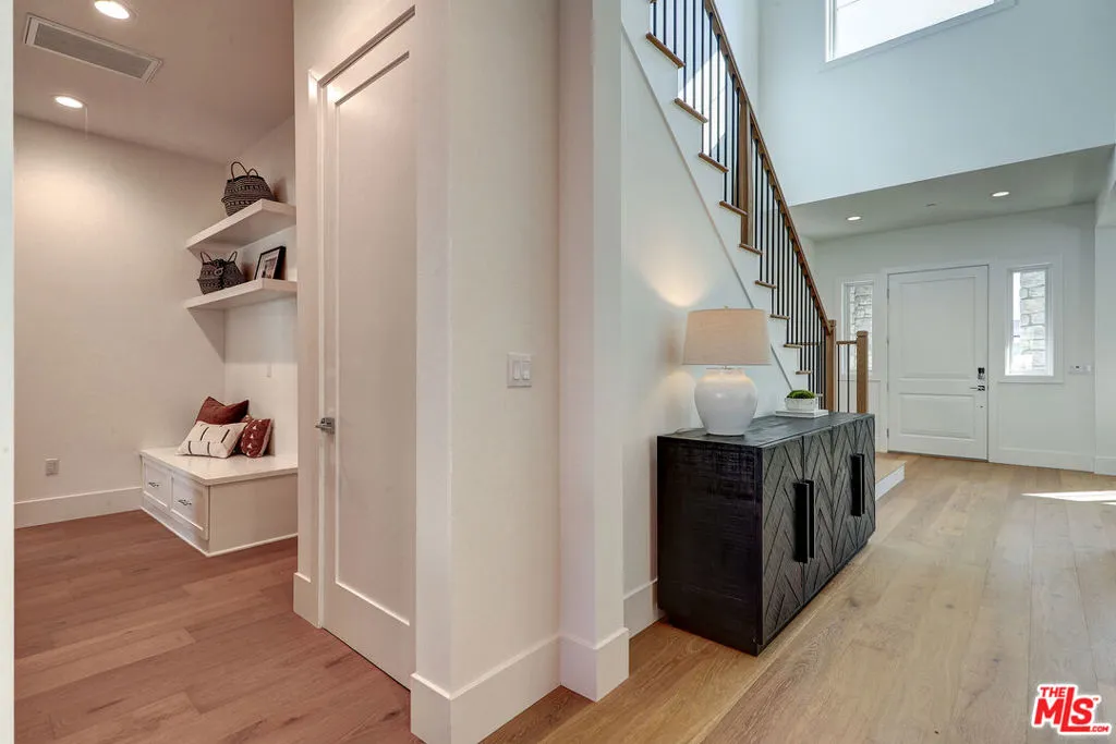 11729 Hartsook Street, Valley Village, California 91607 home-pic-7